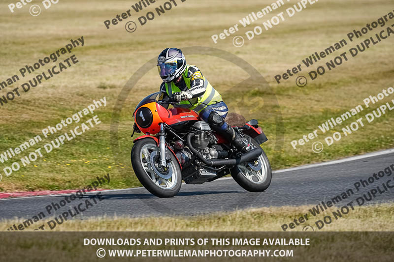 cadwell park;cadwell park photographs;cadwell trackday photographs;enduro digital images;event digital images;eventdigitalimages;peter wileman photography;racing digital images;trackday digital images;trackday photos